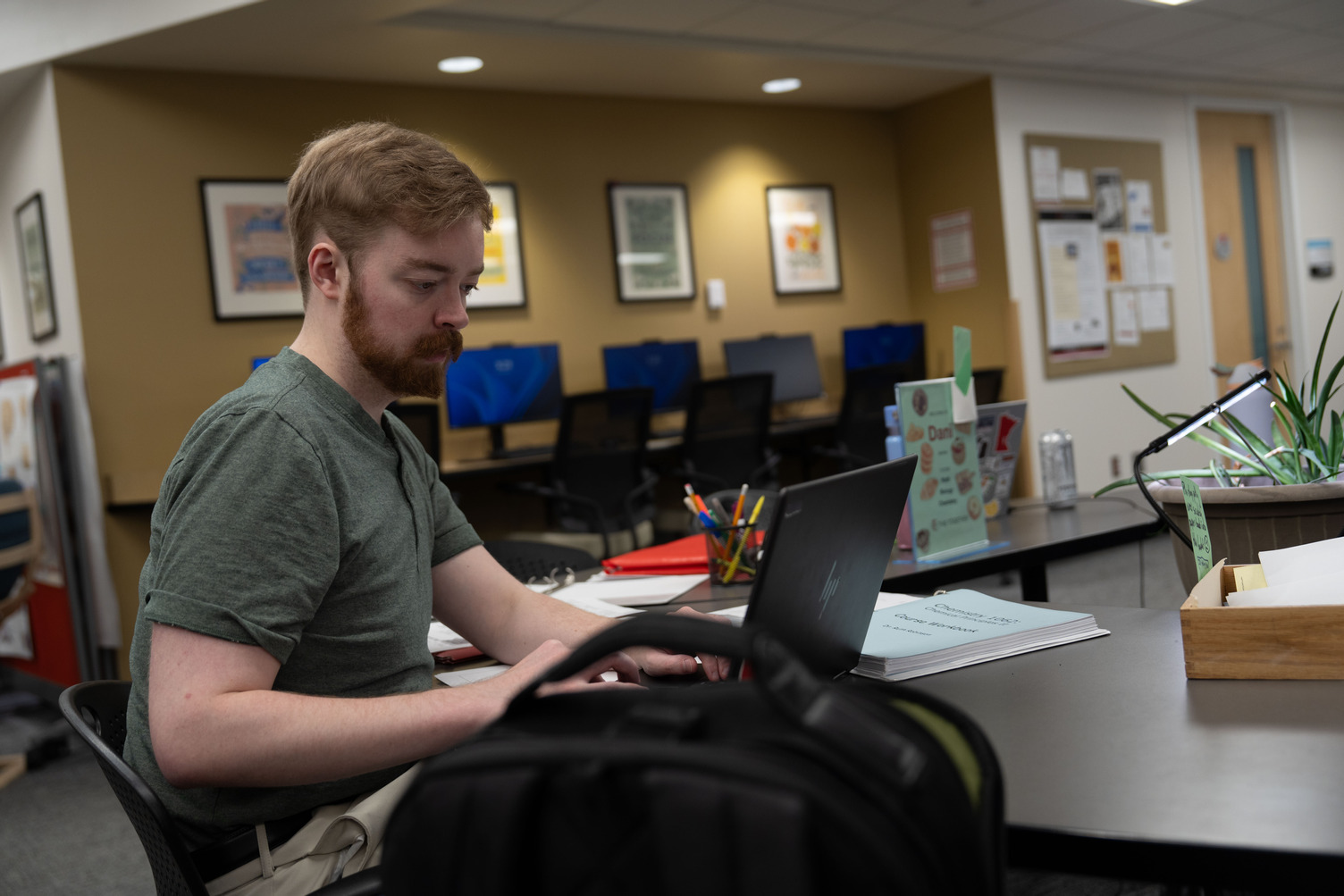 A tutor working in the Tutoring center