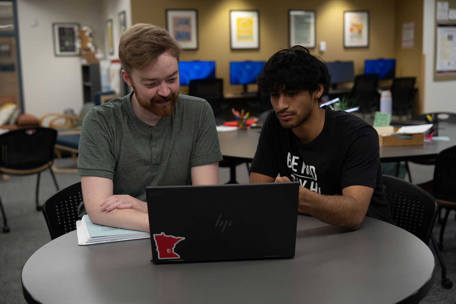 A tutor working in the Tutoring center