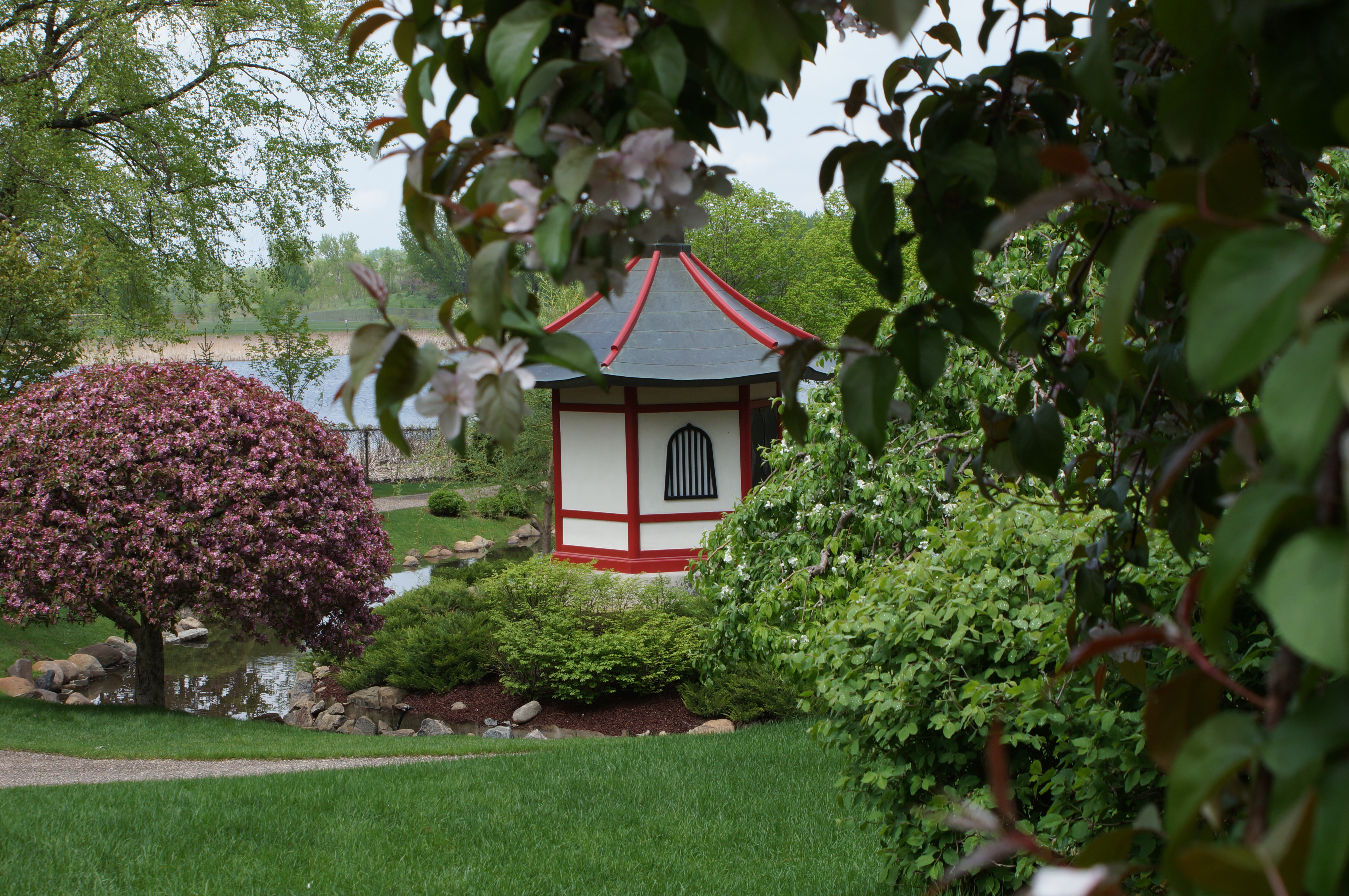 Normandale Japanese Garden Bentendo