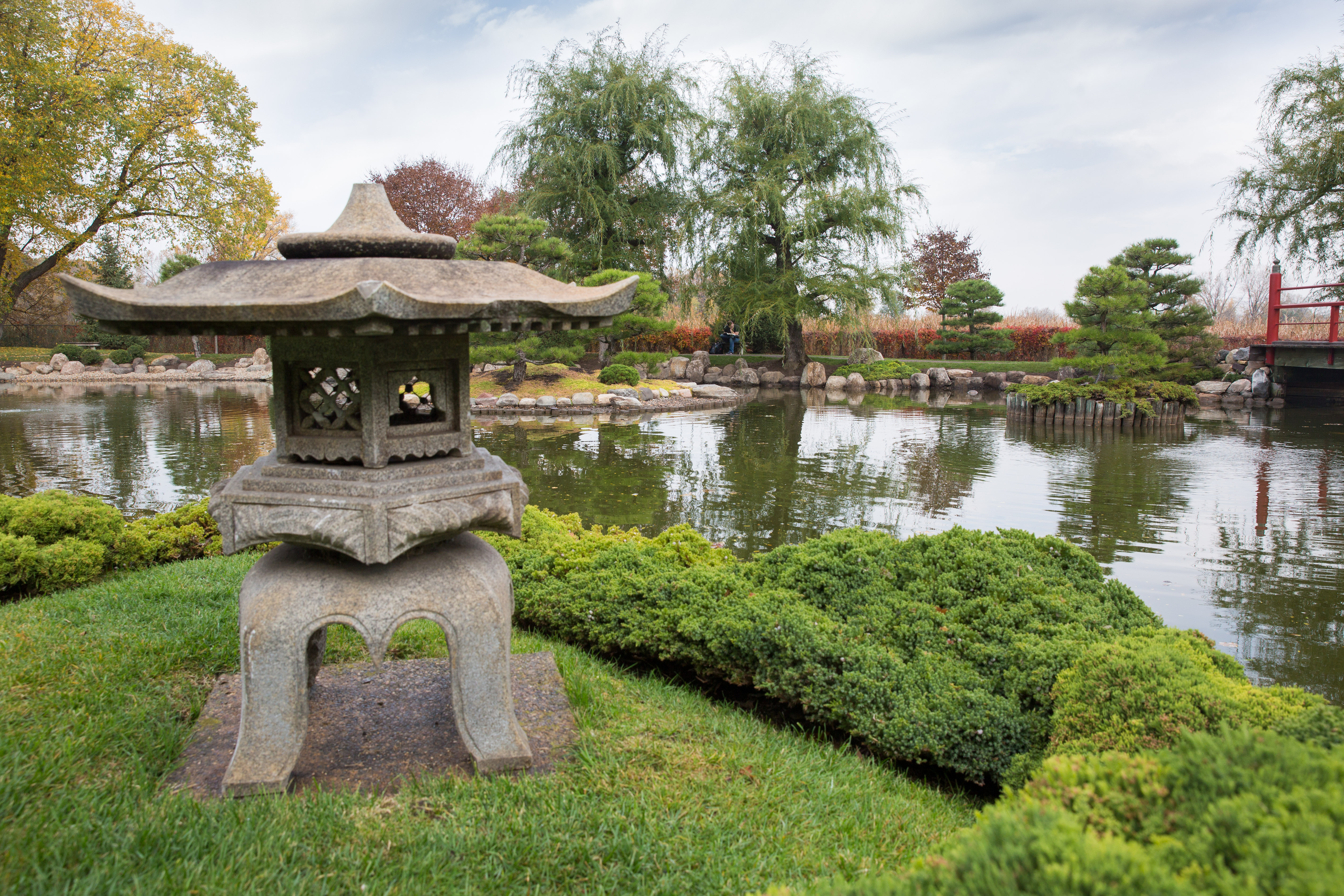 Normandale Japanese Garden Yukimi Lantern